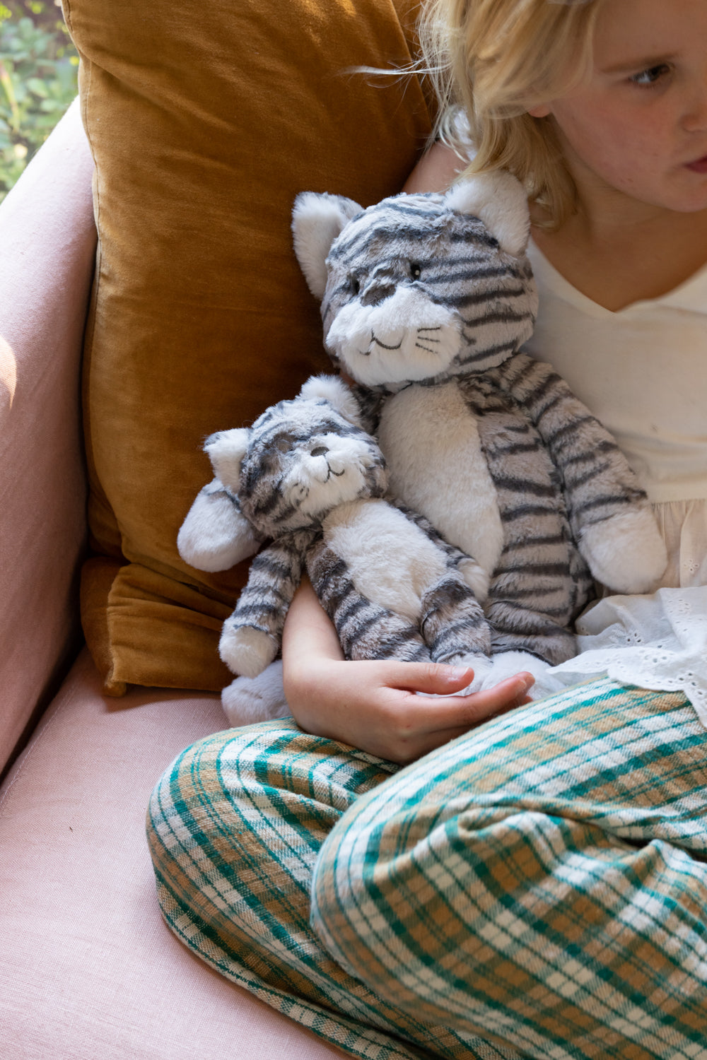 Chloe the Cat & Kitten - Nana Huchy