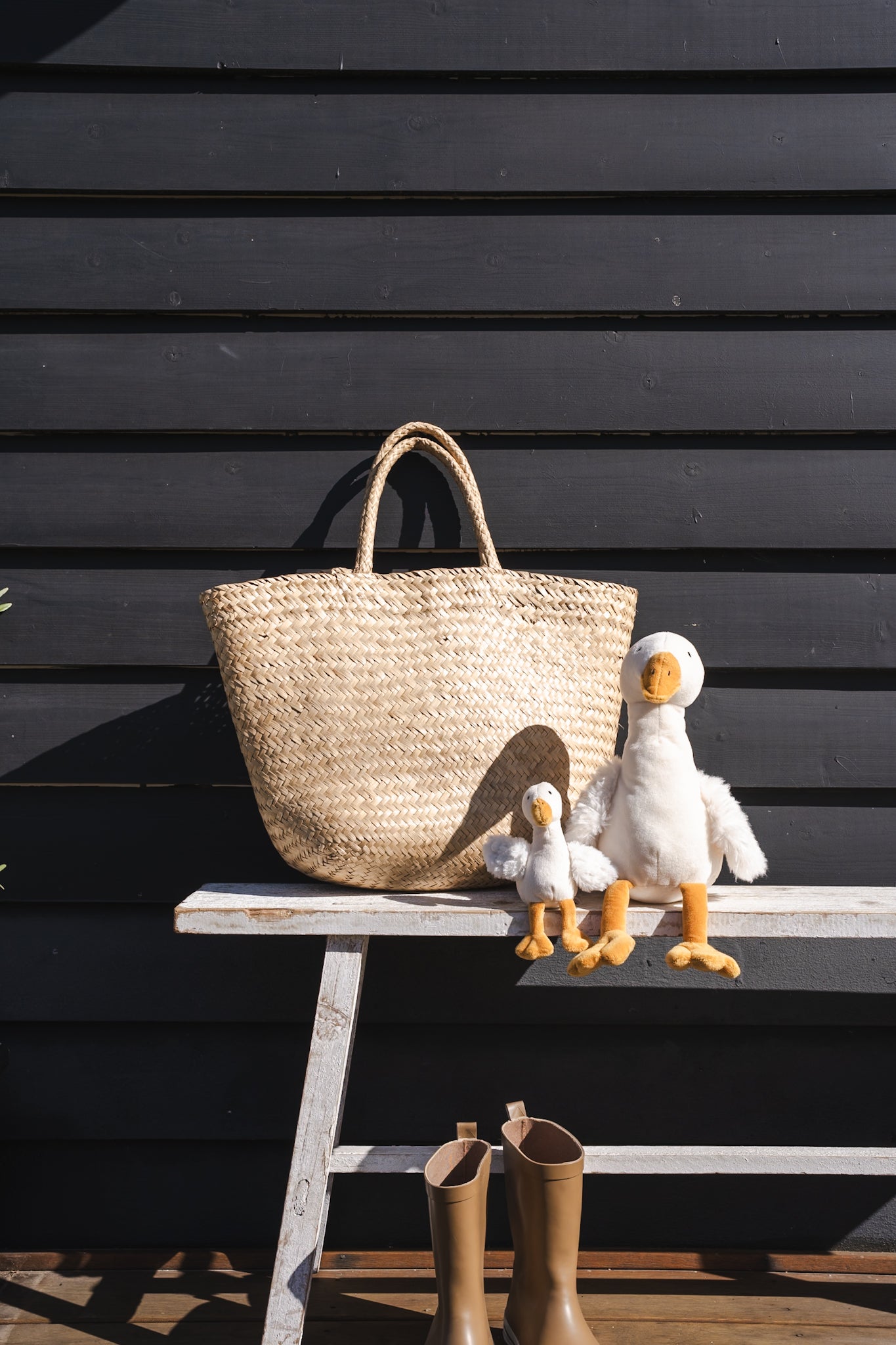 Snowy the Goose Rattle - Nana Huchy